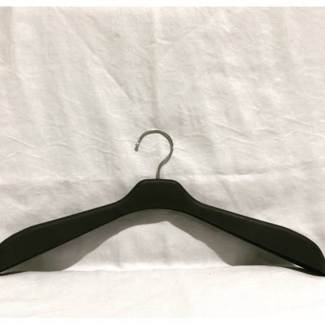 Isi 6 pcs hanger 181 hitam dewasa