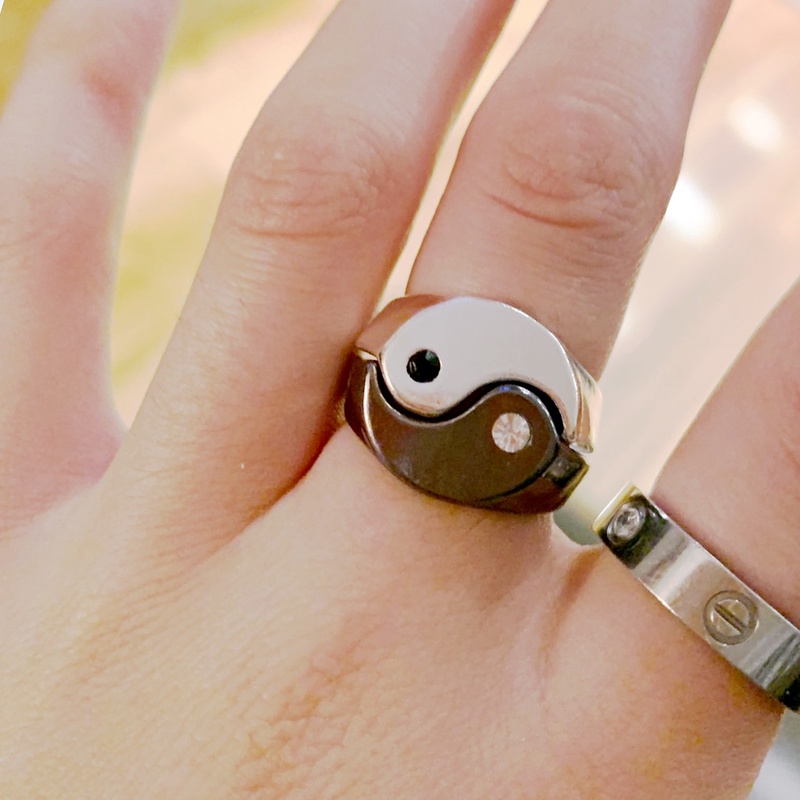 1pc Cincin Jari Bahan Alloy Warna Hitam Silver Untuk Pasangan