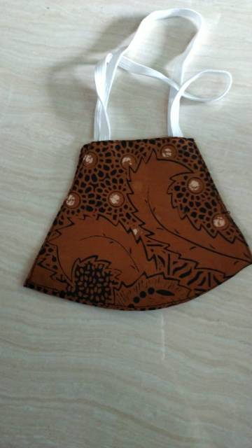 1 lusin Masker  batik 2 lapis model cakil motif dan model random