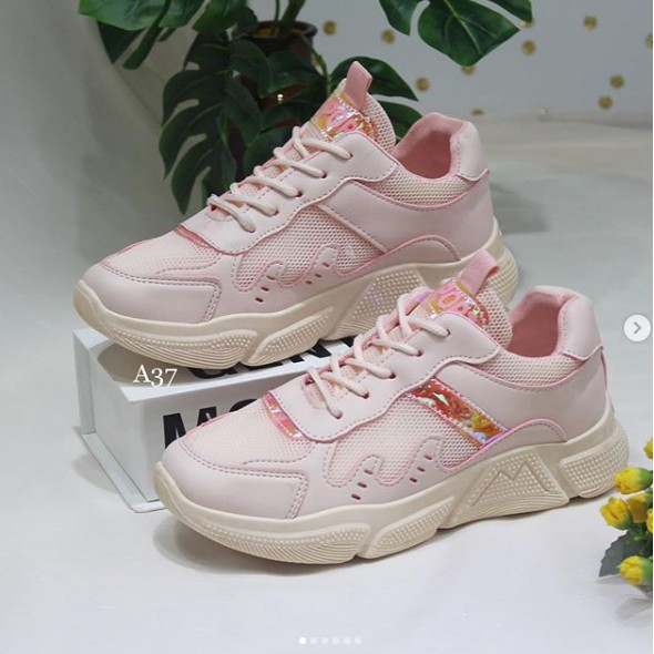 Sepatu Sneakers A37