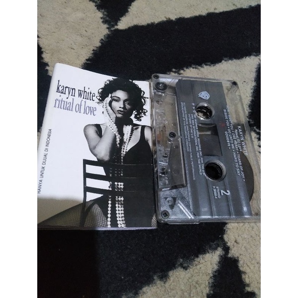 kaset pita karyn white / ritual of love