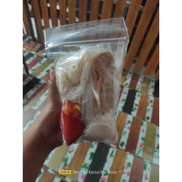 

seblak komplit + aci + tempura + chuanki lidah