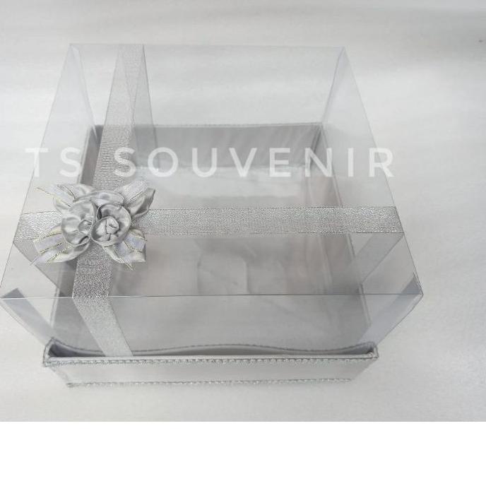 

✻ kotak hantaran satuan mika model list pita ukuran 30*30*20 ➱