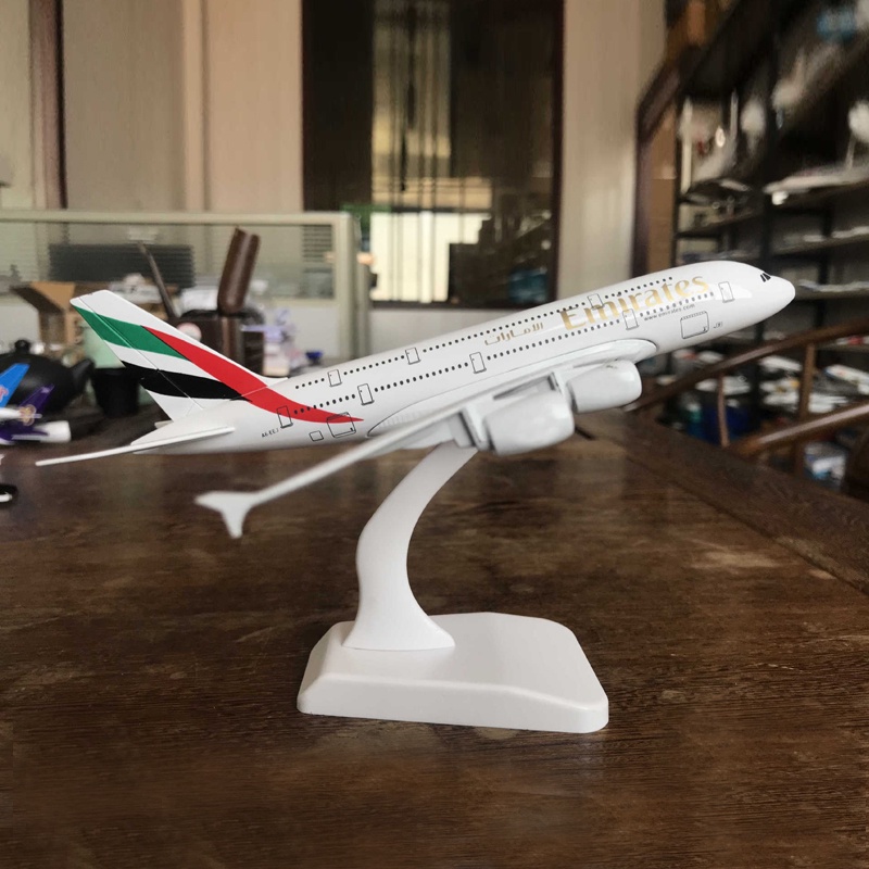 Miniatur Diecast Pesawat Airbus 380 A380 Bahan Metal Dengan Stand Display Untuk Koleksi