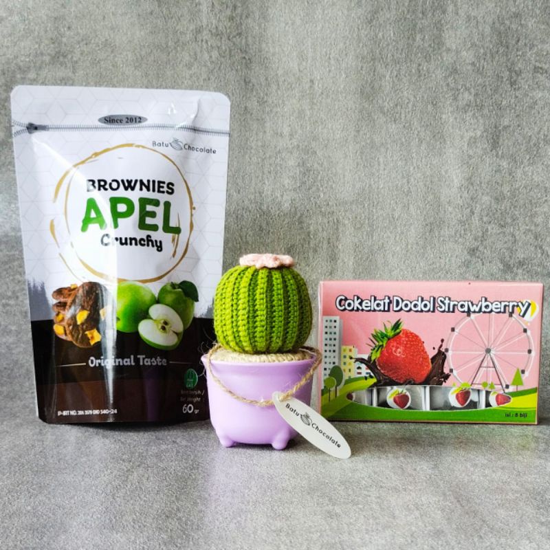 One Mandiri Sukses - Paket Oleh Oleh Khas Malang + Crochet Cactus Batu Chocolate - ( Paket C )