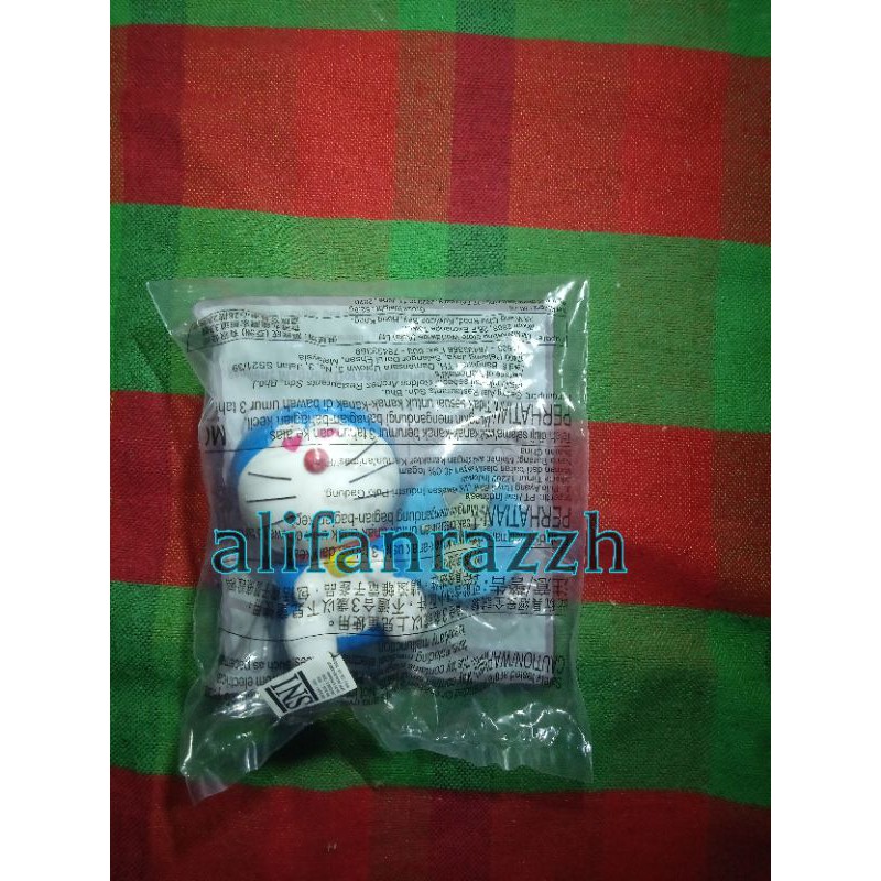 Mainan Happy Meal McDonald Doraemon and Michan Sealed