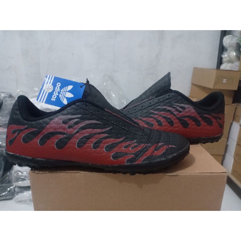 sepatu futsal olahraga bola futsal Nk.Fire