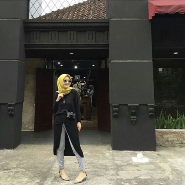 Peachyhijab SALE Layna Tunik Black by HNC Radwah