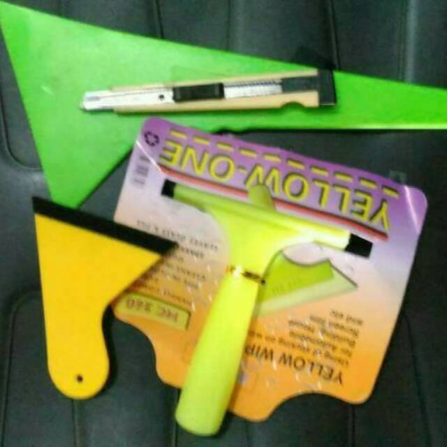 Alat bantu pasang stiker kaca/alat buat pasang stiker/wiper/scraper