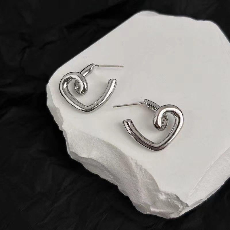 Anting Silver Needle Bentuk Hati Gaya Korea Untuk Perempuan