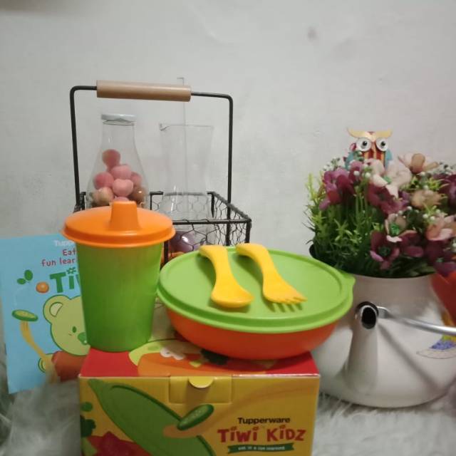 Tiwi kids Tupperware
