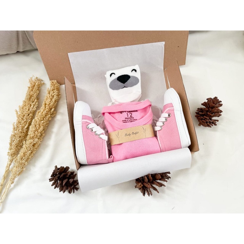 Hampers New Born Baby Hampers Bayi Kado Lahiran Kado Bayi Baju Bayi Sepatu Bayi Gift Box Baby-Casual Pink D