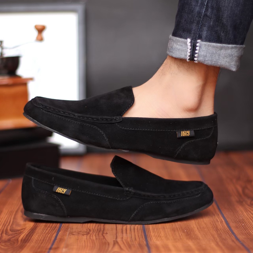 Sepatu Slip On Pria  Moodmax Casual Original 1619 Bahan Ringan Elegan Cocok Untuk Santai Slop Santai