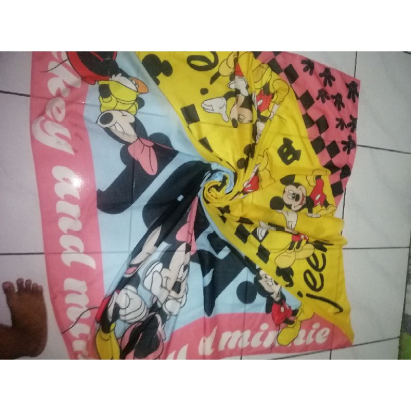 jeena scarf mickey preloved / kerudung jeena mickey