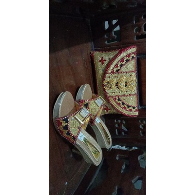 Sepaket Tas dan Sendal Tapis