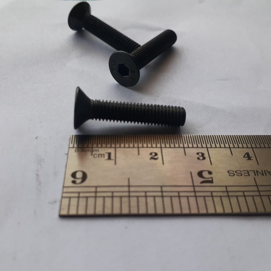 BAUT L VERSENG M5X25 BAJA / BAUT L VERSENG M5 X 25 COUNTERSUNK GRADE 10.9 / BUAT L BAJA VERSENG 5X25