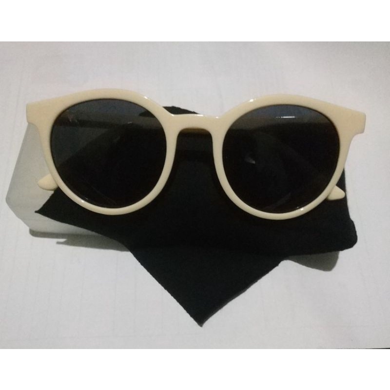 kacamata gaya pria wanita frame coklat lensa gold