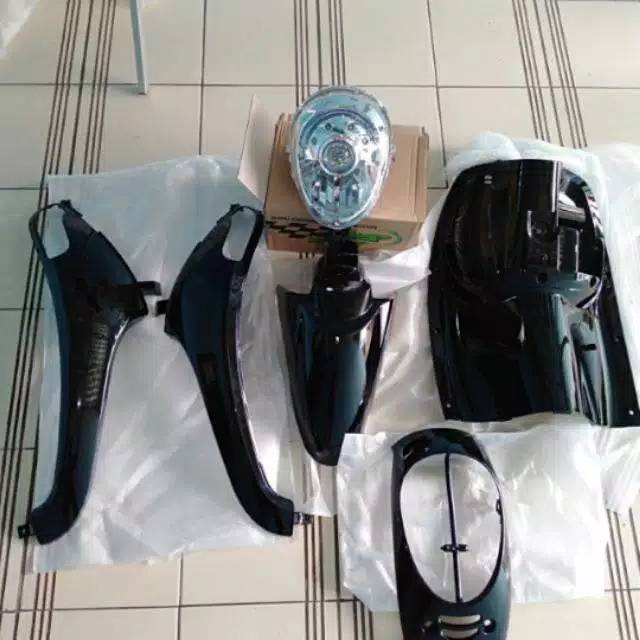 Paketan body depan honda scoopy fi 2016/warna hita.