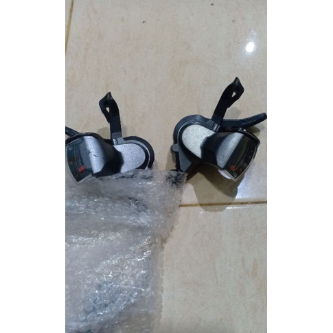 SEPASANG Shifter Shimano ALIVIO 9x3 Speed