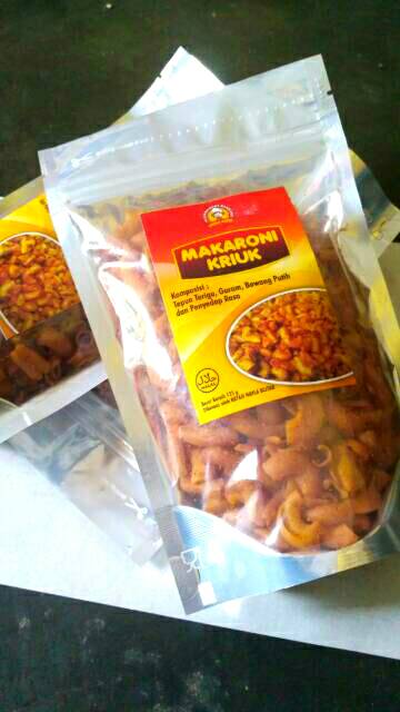 

Makaroni Kriuk ~ Pedas Gurih ~ Makanan Ringan Khas Bandung