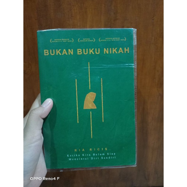 [Buku Preloved Ria Ricis - Bukan Buku Nikah]