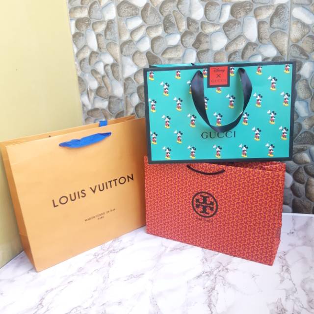 

Paperbag Branded High Quality Tas Kertas Hadiah Tebal