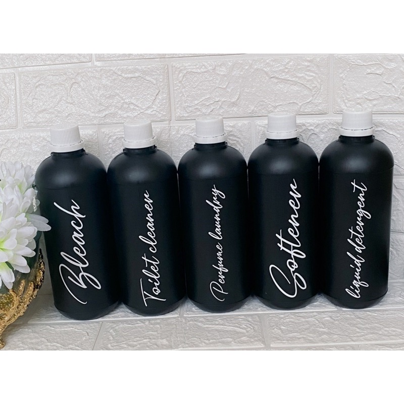 botol 1L HITAM stiker putih. aesthetic bottle minimalist refill organizer tempat sabun cair laundry room bathroom estetik