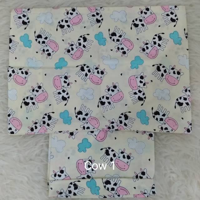 Sarung bantal bayi set motif sapi / cow