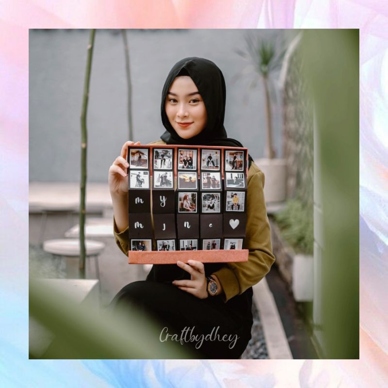 

Striprabox besar , photobox , femobox , kado wisuda , kado anniv