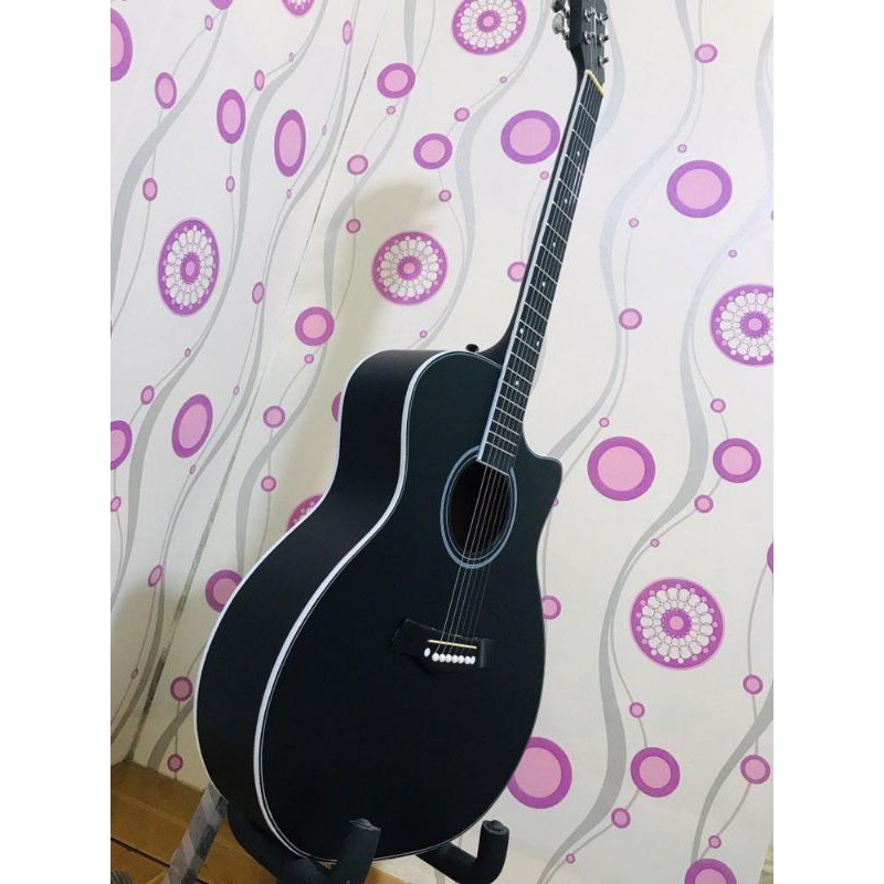 Gitar Akustik  Taylor Pemula