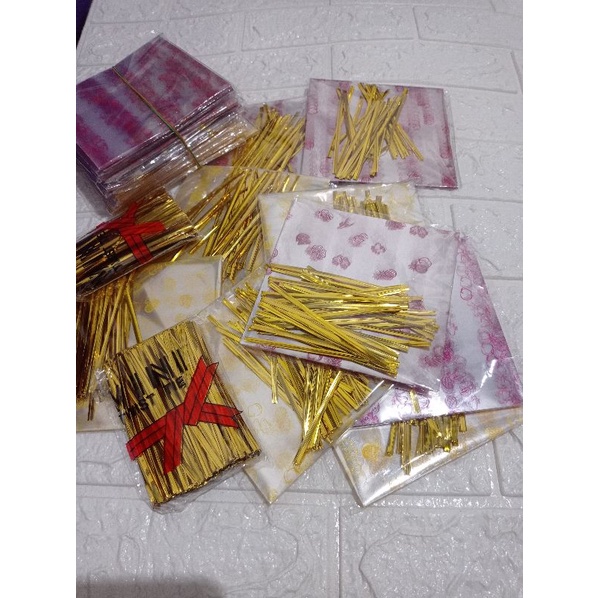 PLASTIK MADUMONGSO / PLASTIK KACA