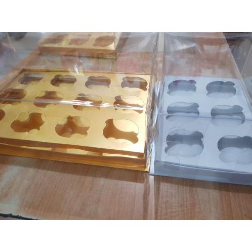 

Mika cupcake isi 12 GOLD