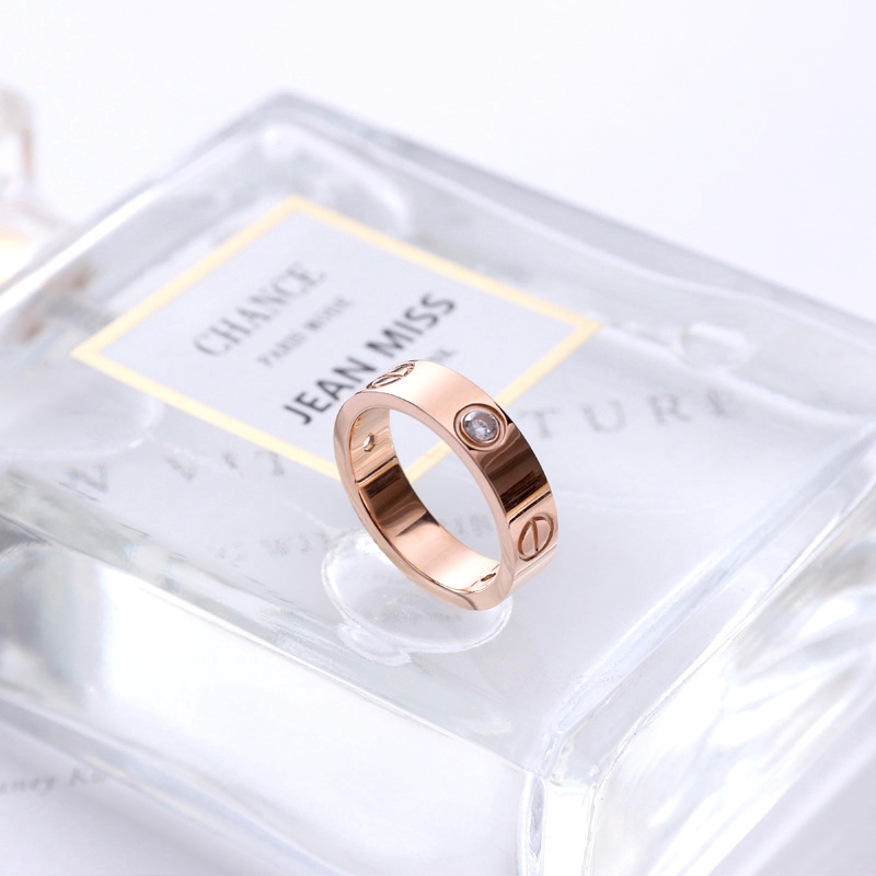 Cincin Titanium Steel Warna Rose Gold Hias Berlian Klasik Simple untuk Pasangan / Pria / Wanita jz025