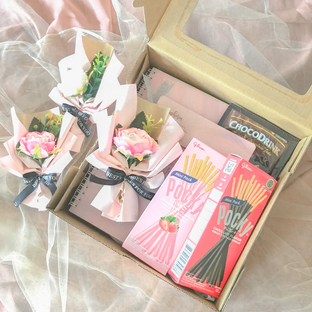 

GIFT BOX PACKAGE AESTHETIC