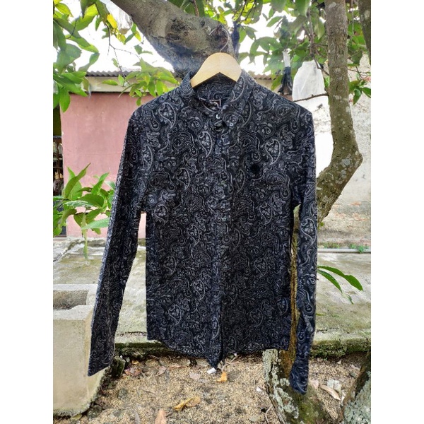 kemeja pretty green paisley black used 90/10 no minus not lyle and scotts shirt