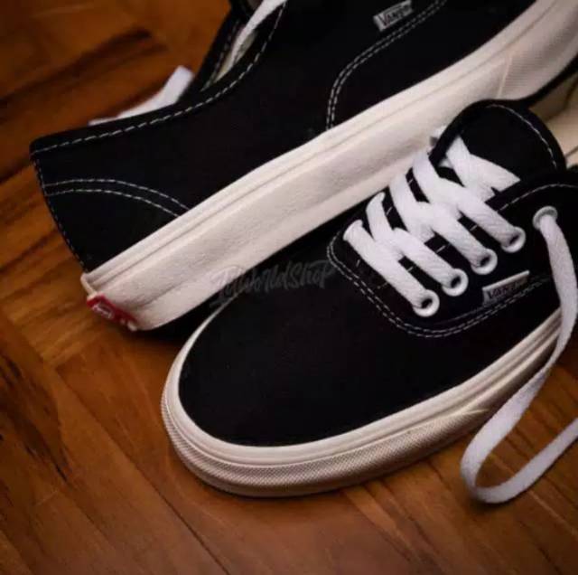 SEPATU43 VANS AUTHENTIC FULL BLACK HITAM POLOS WHITE PUTIH OLDSKOOL ERA