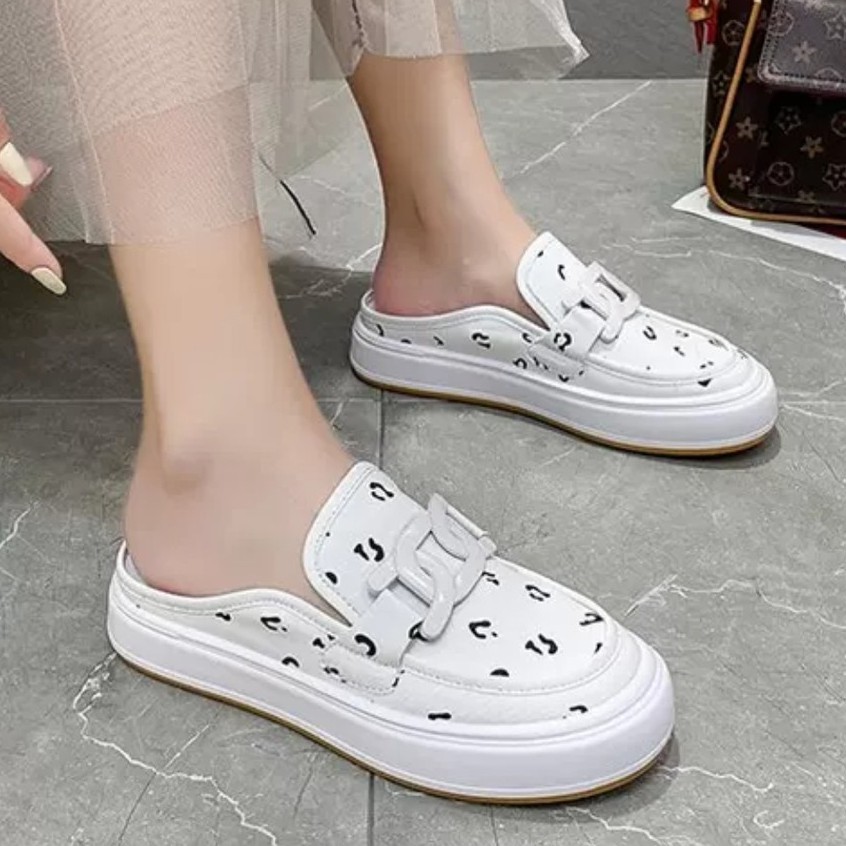 Sepatu Half Sneakers Wanita 077630 Women Leaather Half Shoes