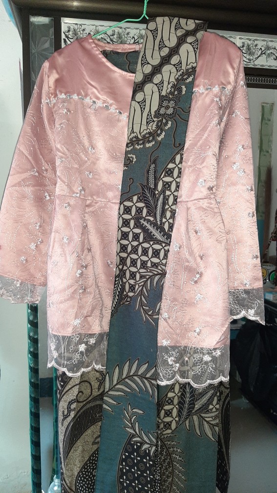 Maura Couple - Sania Ruffle Batik Couple Ori Ndoro Jowi Dnt Garansi Termurah Shopee - Couple Lesti