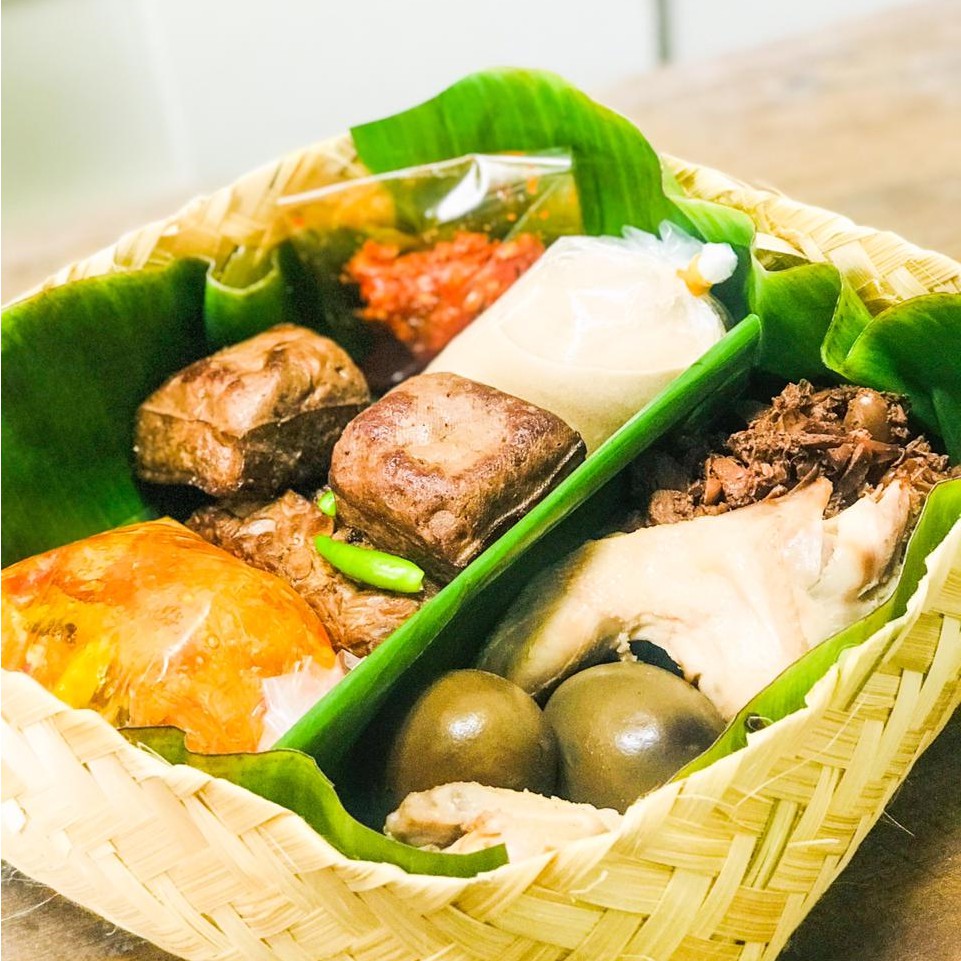 

Gudeg fresh Dalam Besek Djuminten (tanpa pengawet kimia dan MSG)
