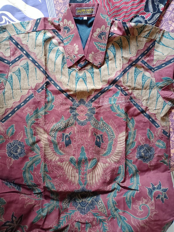 Batik Pria Maroon Lapis Furing Lengan Panjang Pendek Batik Solo
