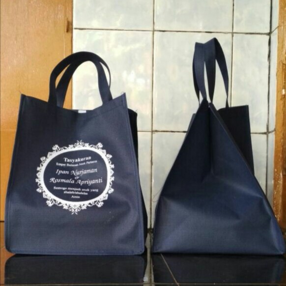 

Tas Nasi Kotak, Tas Tasyakuran, Ukuran 22x22x30