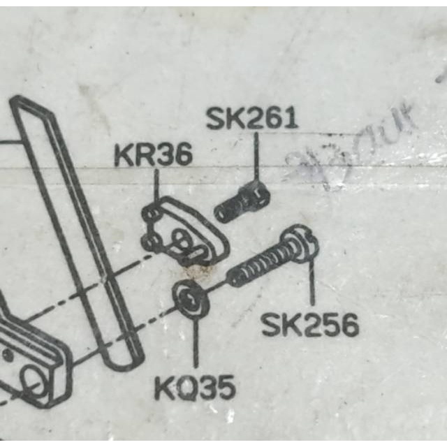 SK261 Atau 1324 Baut Sepatu Mesin Obras Kecil