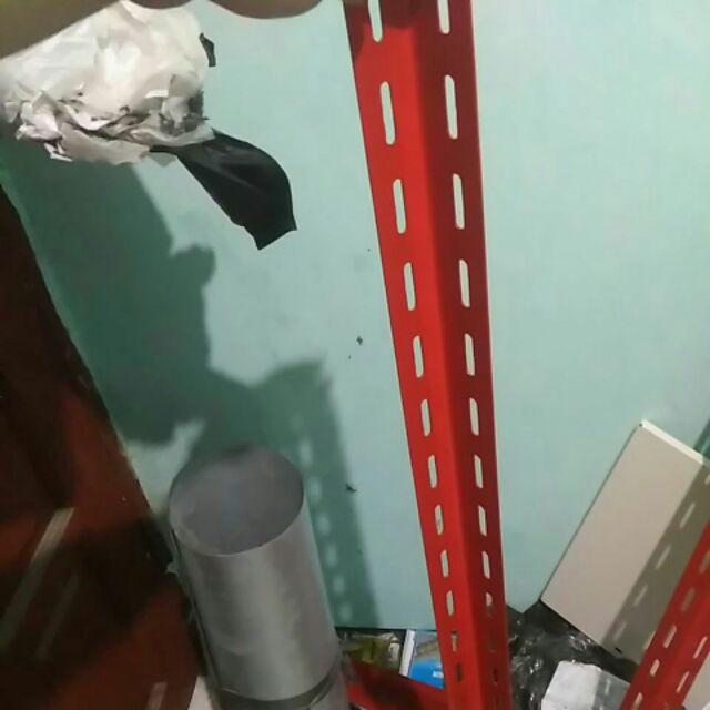 Besi Siku Lubang 1 Meter Artco