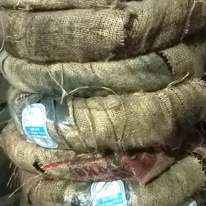 

Kawat Beton 25Kg- Kawat Bendrat 25 Kg Per Rol - Berat Bersih 24.5Kg