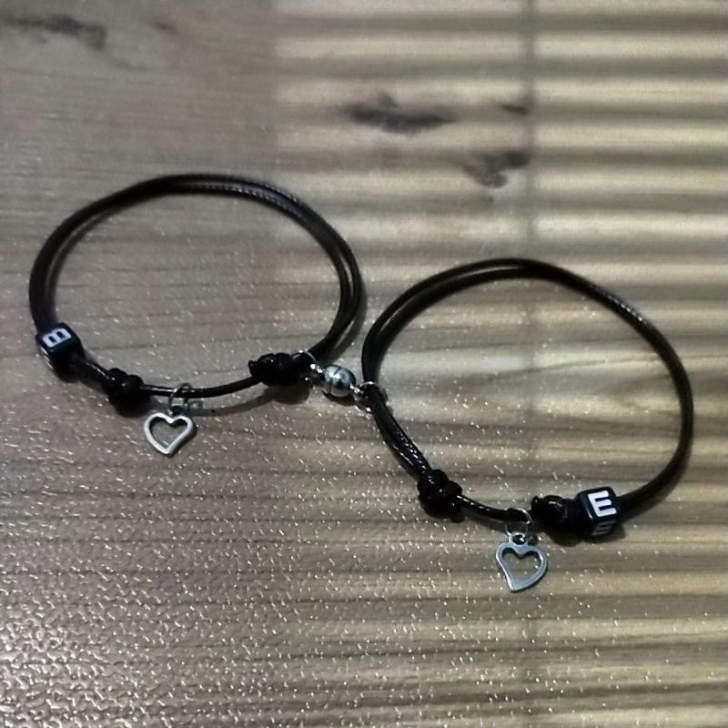 Gelang Inisial Bandul Love + Magnet