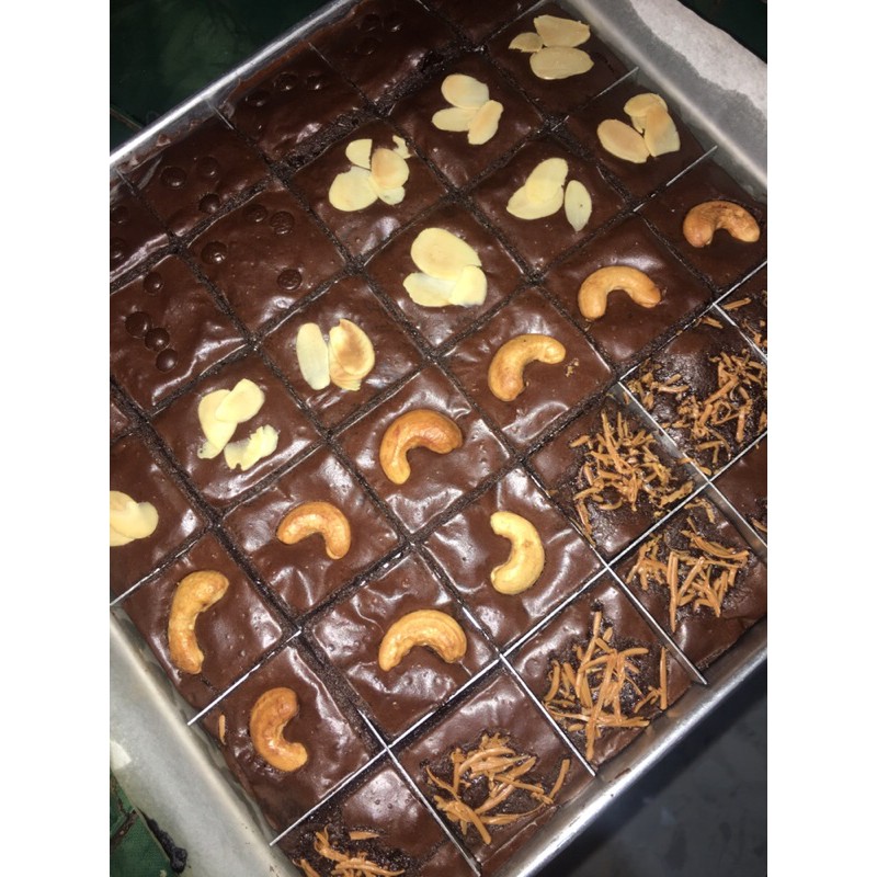 

Low Calorie & Gluten Free Fudgy Brownies Premium L