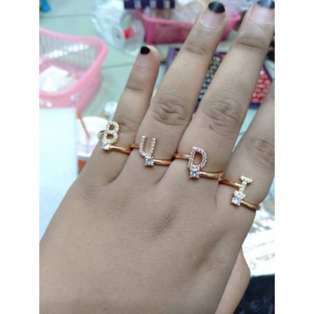 Cincin inisial / cincin nama / cincin