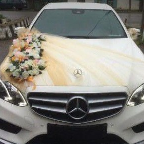 hiasan bunga mobil pengantin mewah