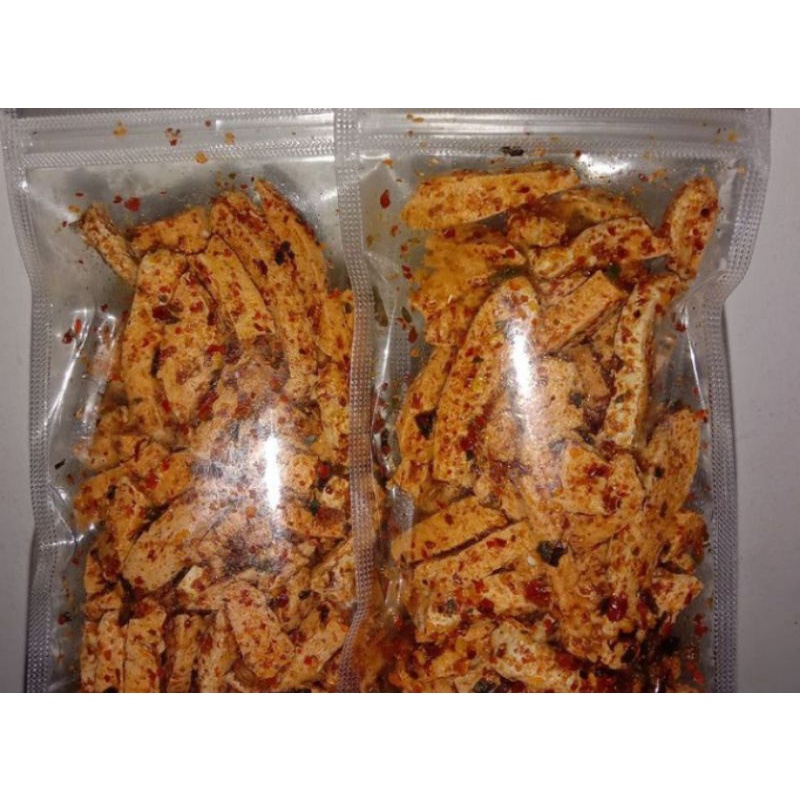 

basreng keripik , cemilan rasa pedes asin dengan aroma daun jeruk, renyah, dijamin enak.