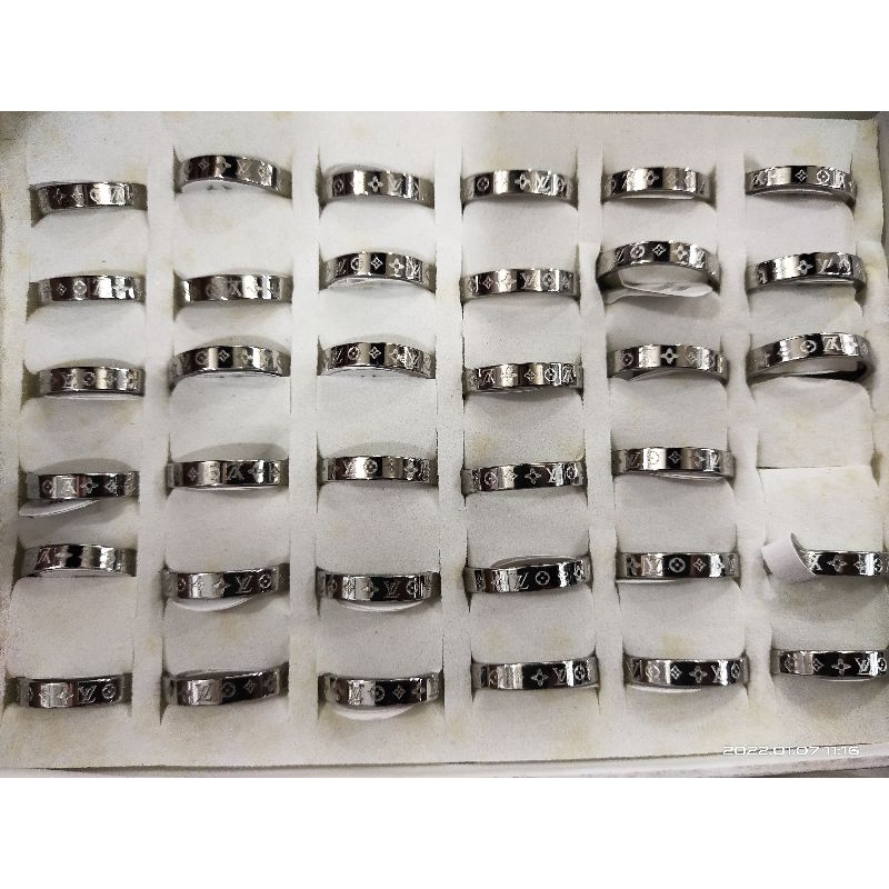 Cincin Titanium Merk LV silver grosir isi 36 pcs